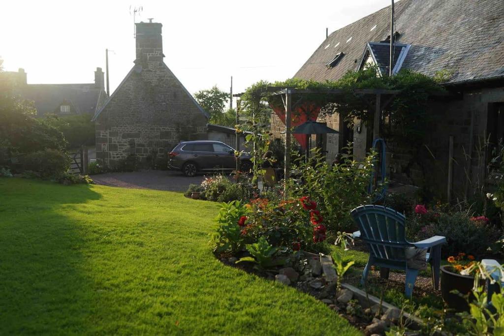 Le Petit Fleur - The Little Flower, Cosy Cottage Saint-Michel-de-Montjoie エクステリア 写真